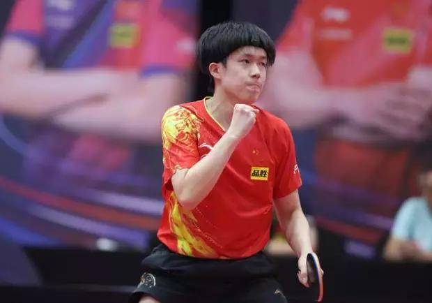 接提升了球 接提升了球