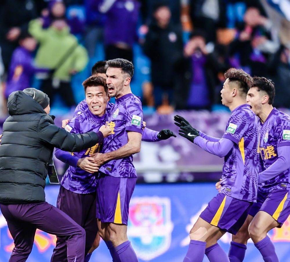 为一名前锋 为一名前锋